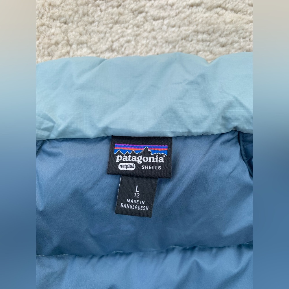 Patagonia Girls Size L, 12, Drop-Tail Down Sweater Puffer Coat in Thermal Blue - Picture 3 of 10